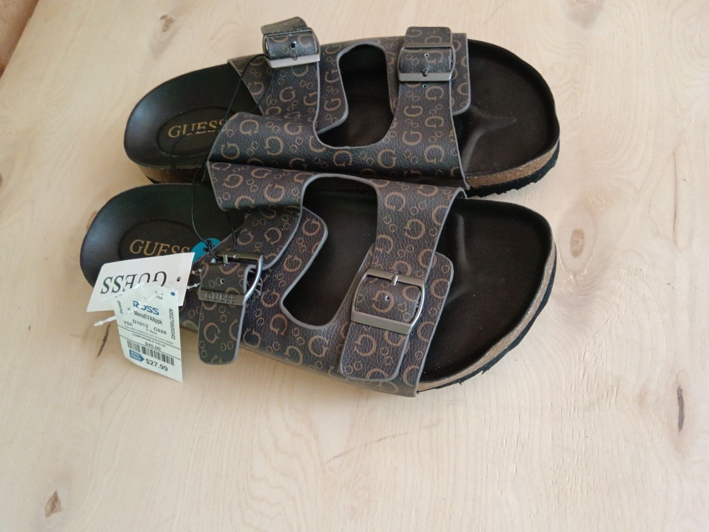 Klapki GUESS, zupełnie nowe. Rozmiar 44