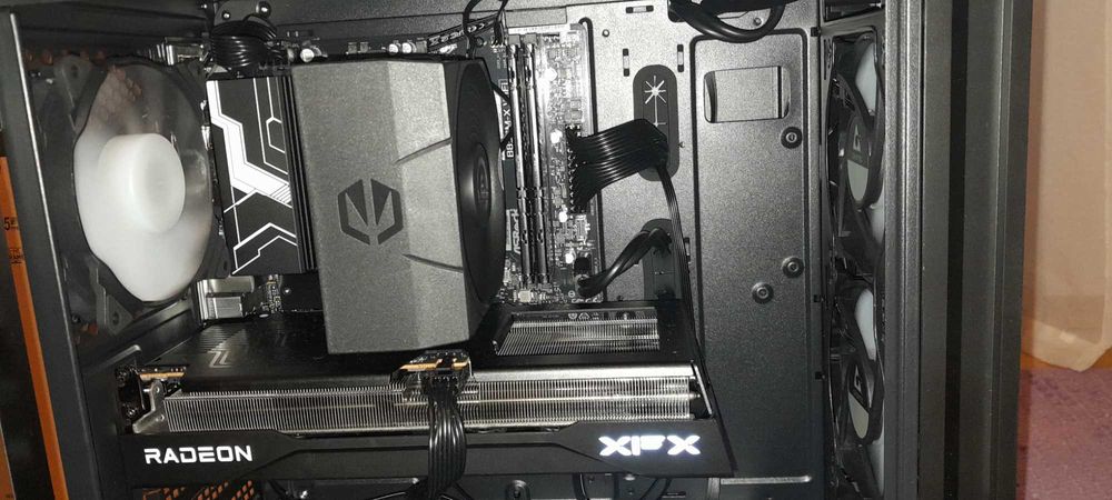Komputer gamingowy BEZ LEDÓW POD FPSY. RX9060xt. Amd 5 8400f.