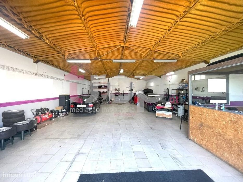 Armazém 180M2 (Lote 280M2) – Exclusivo Trop Imobiliária
