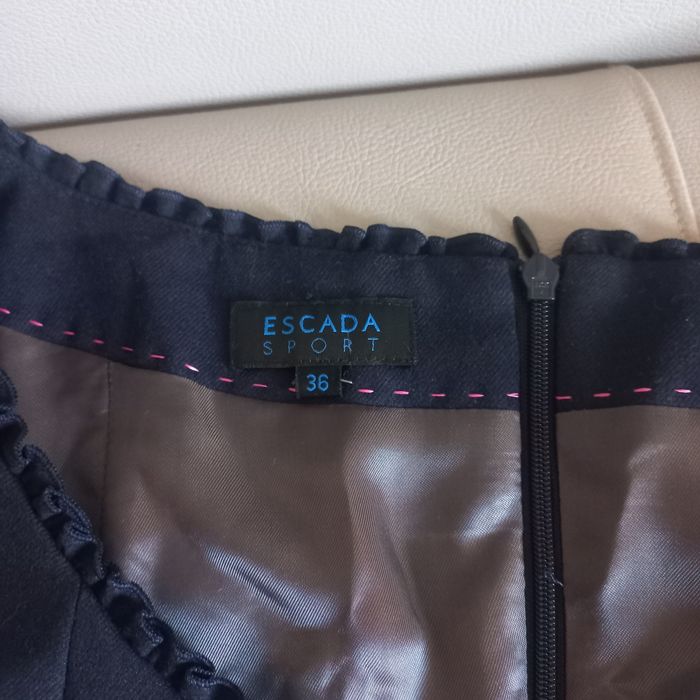 Escada! Оригінал! Шикарне шерстяне плаття/сукна з пояском