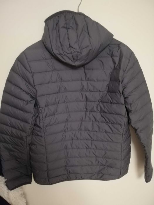 kurtka puchowa Adidas L 40 szara kurtka Adidas L model CY8738