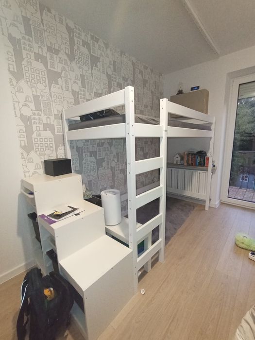 Łóżko na antresoli piętrowe białe