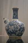 Vaso Vista Alegre Azul e Branco com Bico Lateral (Estilo Oriental)