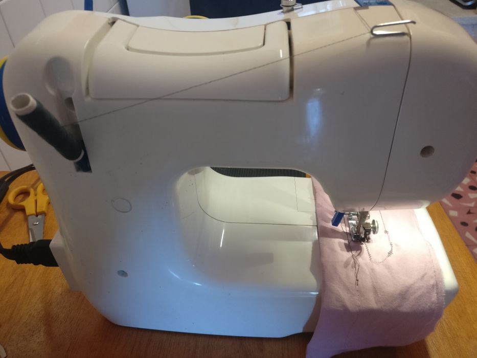 Máquina de costura IKEA