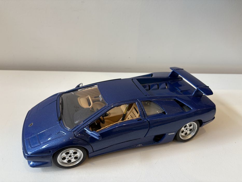 Model Lamborghini Diablo 1:18 BBurago Burago (maisto welly)