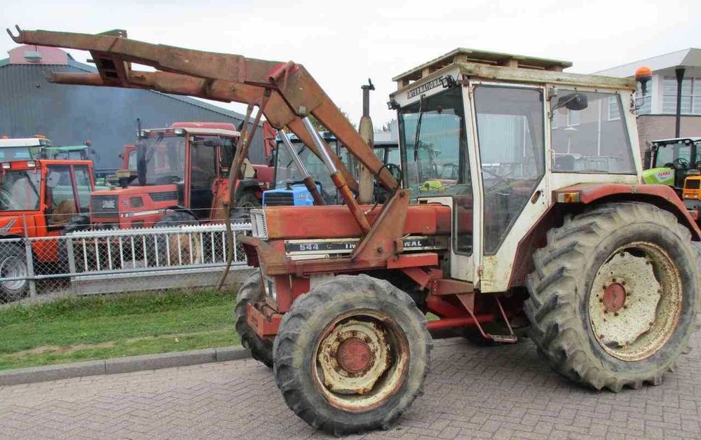 International-case 644 4x4 z Turem. Transport import