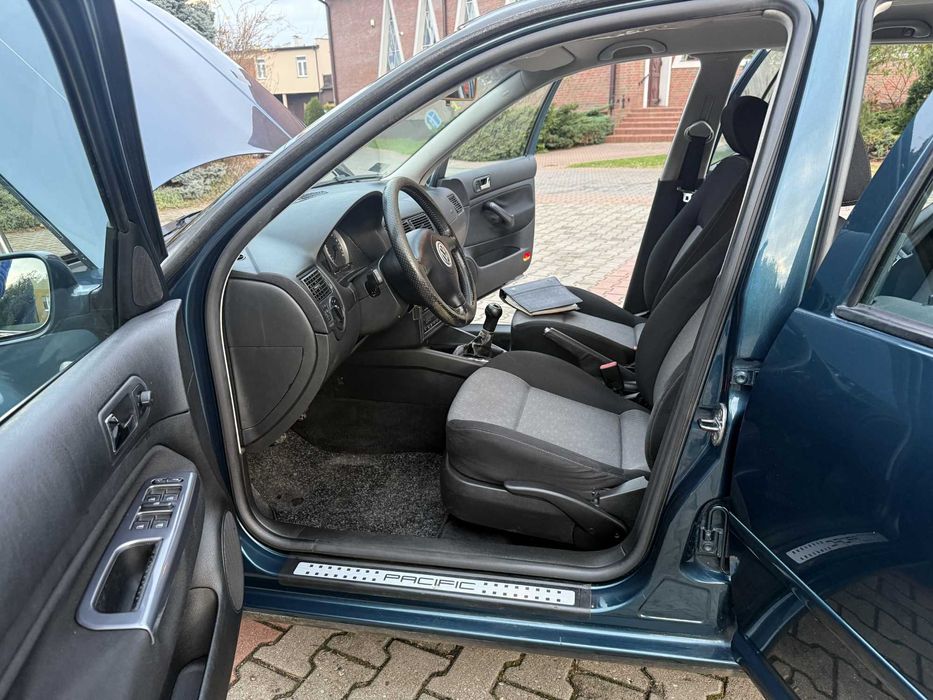 Volkswagen Golf 4 1.4b 03r Pacific 12 lat 1 wł rarytas zobacz warto