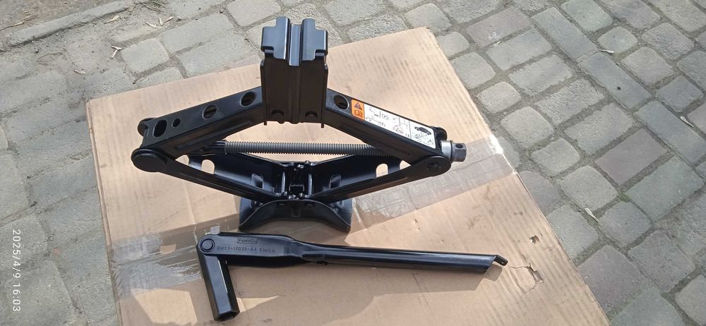 Домкрати автомоб. оригін. - Audi, Seat, Skoda, Volkswagen,Reno