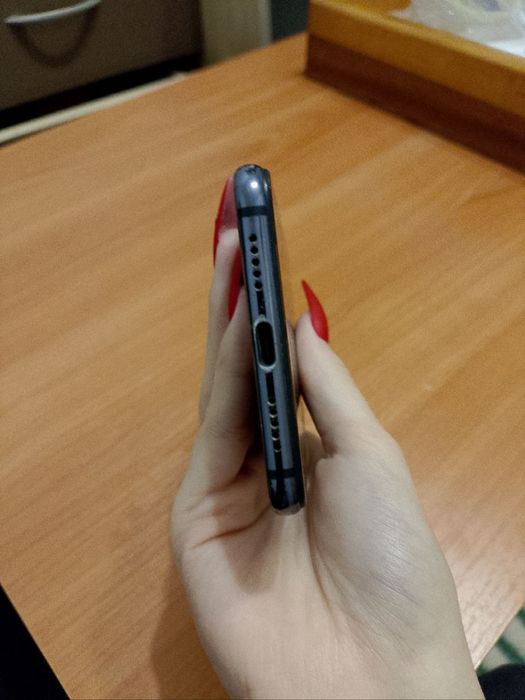 Продам б/у смартфон Xiaomi Mi 8 Lite в хорошем состоянии