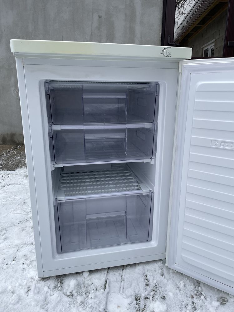 Морозильна камера Whirlpool