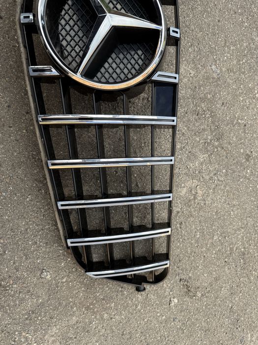 Решітка на Мерседес C W204