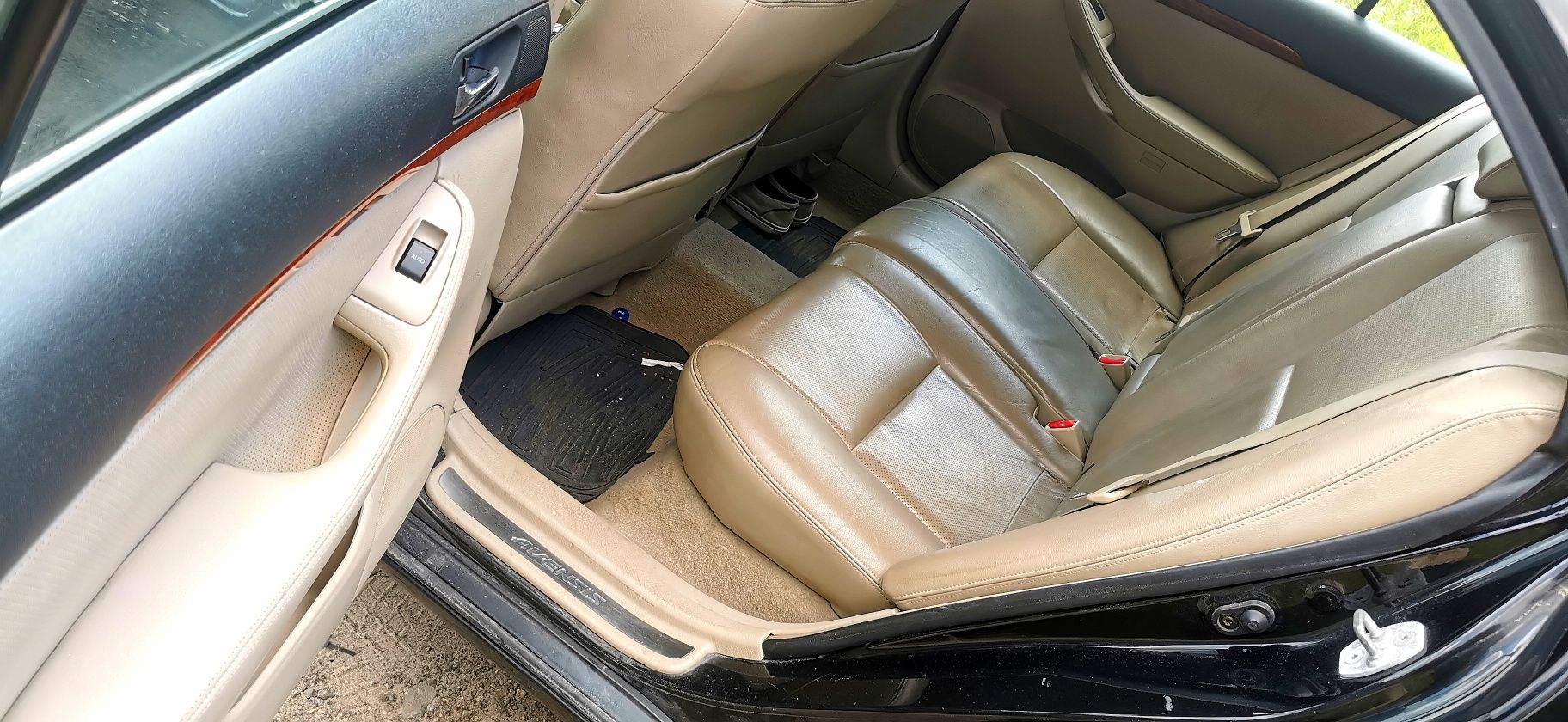 Śliczna Toyota Avensis 2.0 D4d bogate wyposażenie
