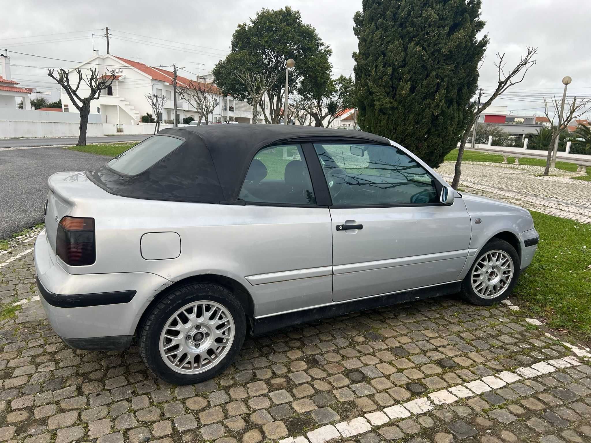 VW Golf Cabrio cinza