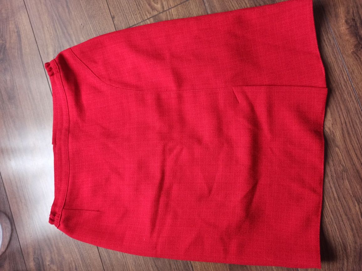 Czerwona spódnica rozmiar 40