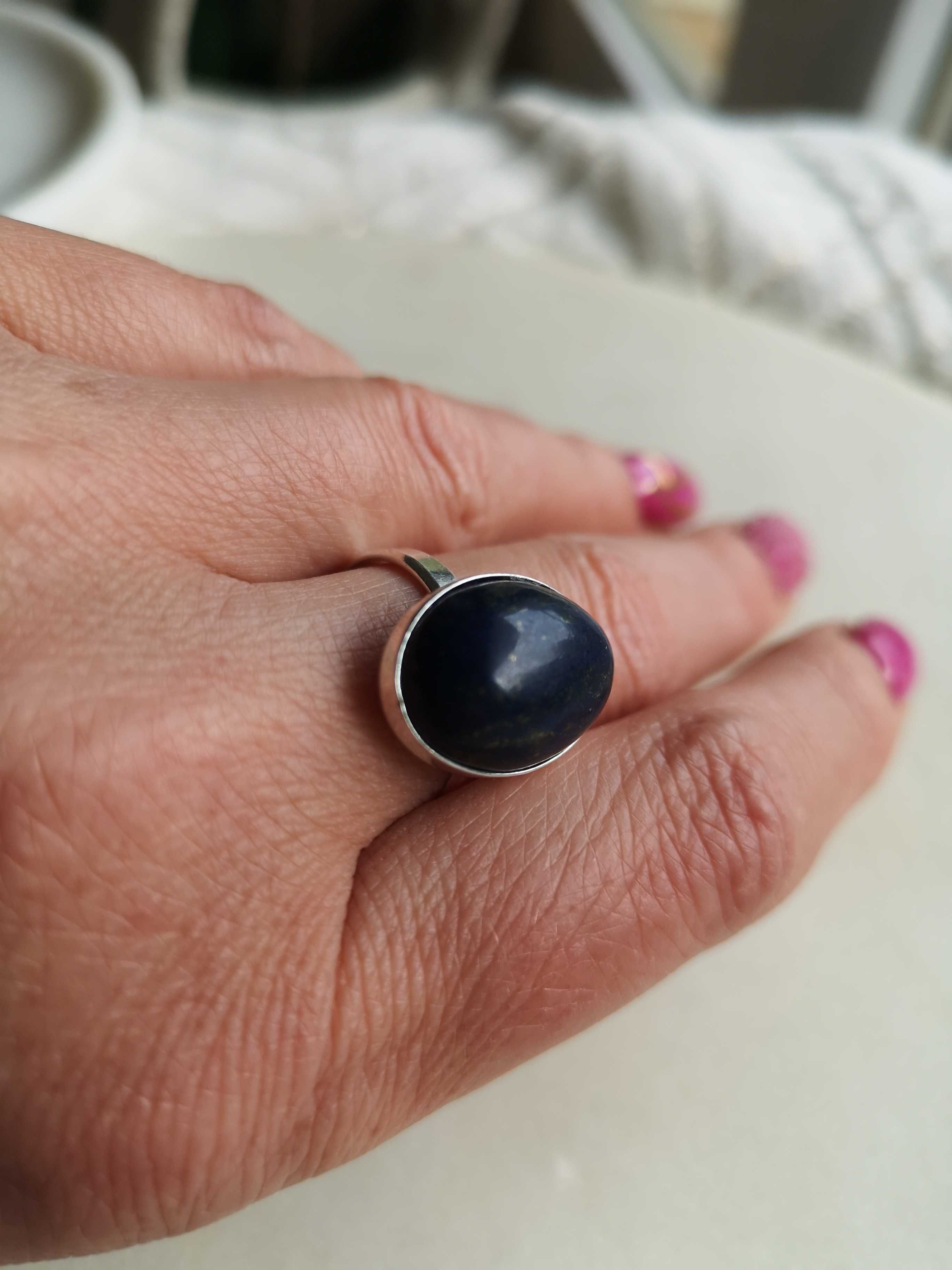 pierścionek z lapis lazuli