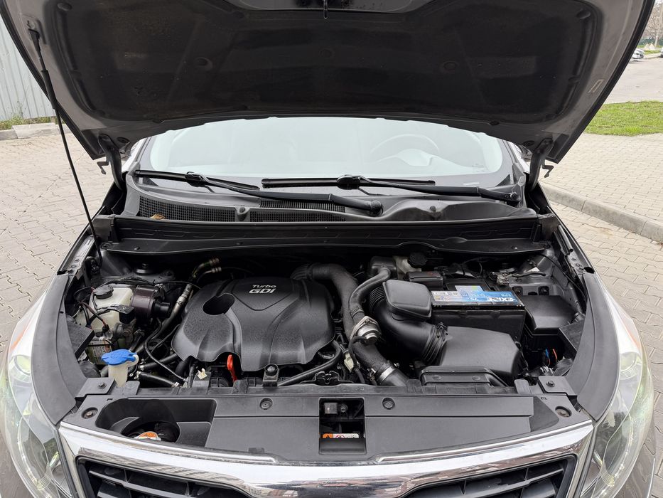Kia Sportage 12 місяць 2013 2л газ/бензин автомат