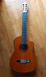 Guitarra clássica eletrificada