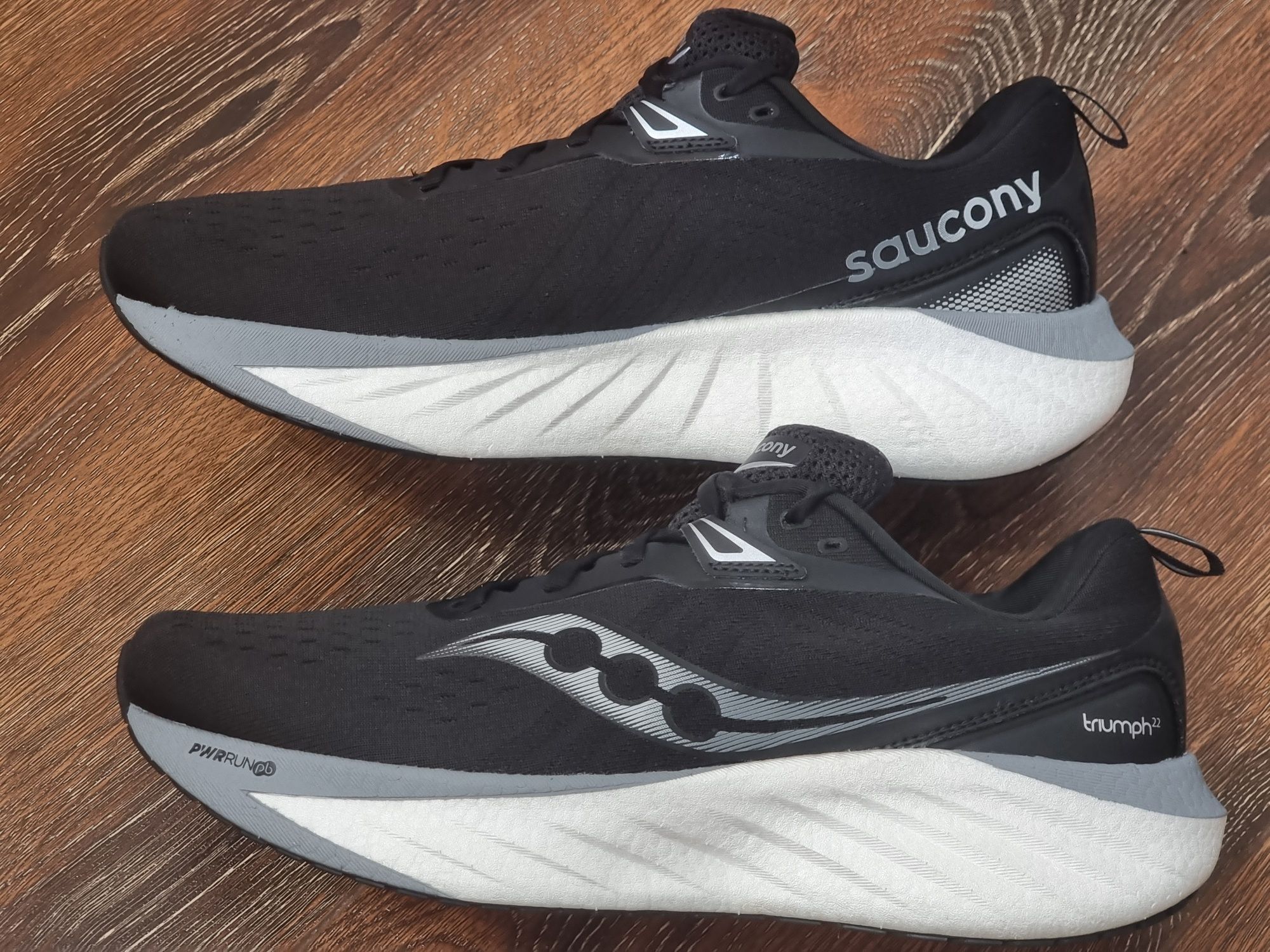 Оригінал 100% чоловічі кросівки saucony triumph 22  eur 46