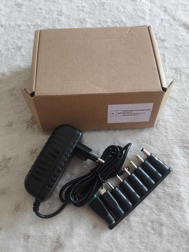 Ac Adapter Uniwersalny Zasilacz 9V 2A Z Końcówkami