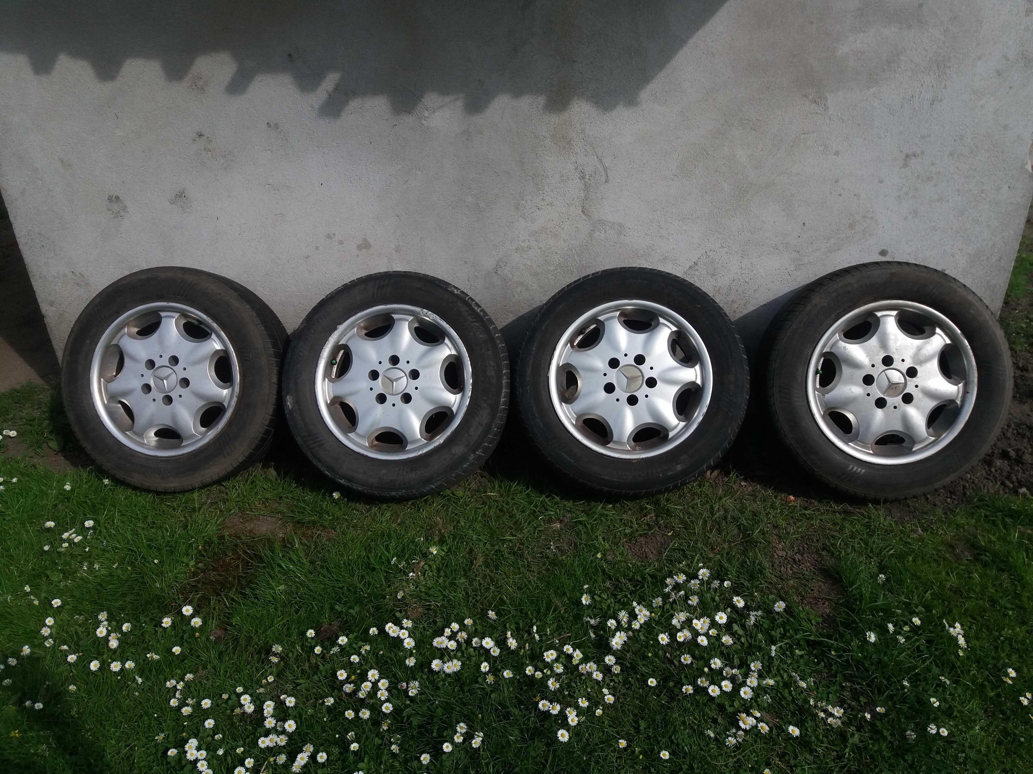 Sprzedam felgi aluminiowe z oponami 205/60 R15