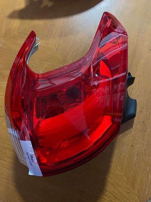 PEUGEOT 2008 FAROLIM TRASEIRO LADO ESQUERDO