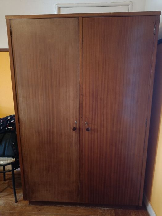 Roupeiro de duas portas