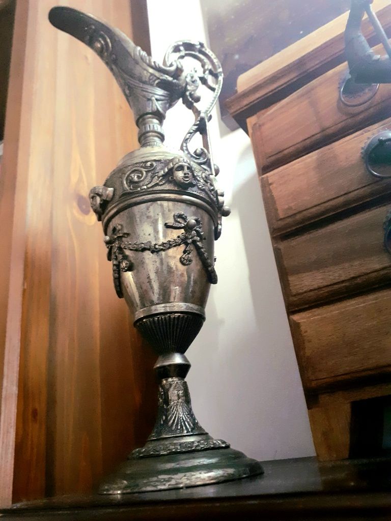 Cavaleiro Alabarda + Ânfora antiga Bronze  Vintage