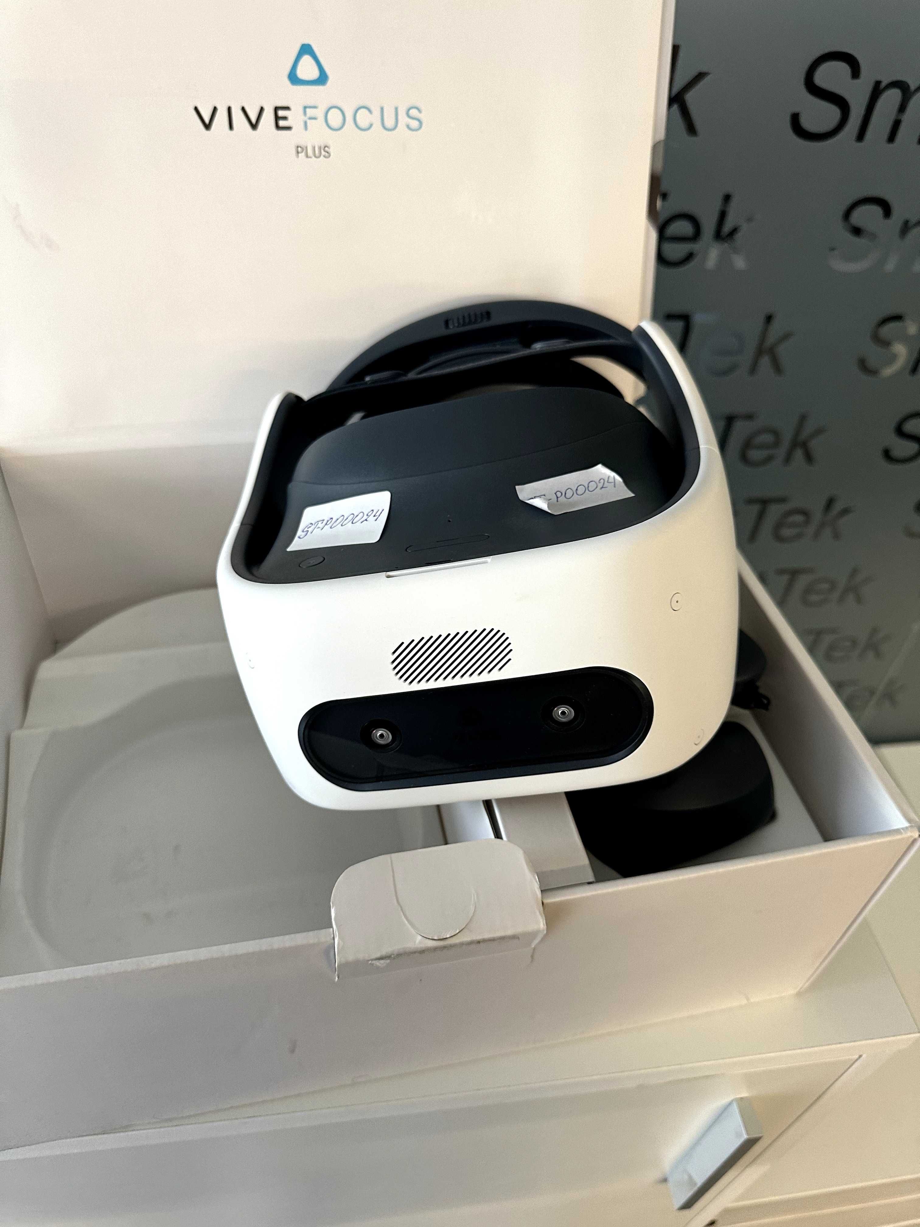 Vive Focus Plus - VR шолом віртуальна реальність
