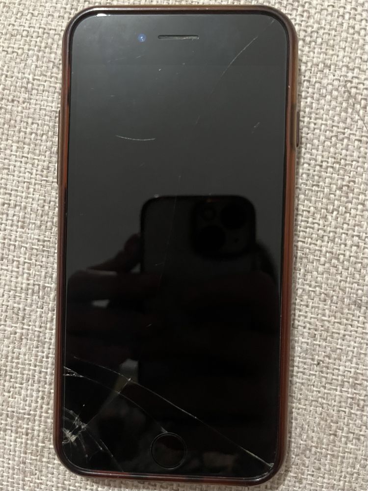 iPhone 8 64gb zbita szybka i tył, bateria 91%