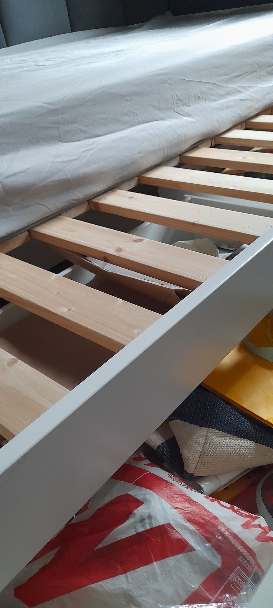Łóżko  mlodzieżowe ikea z materacem i szufladami do przechowywania