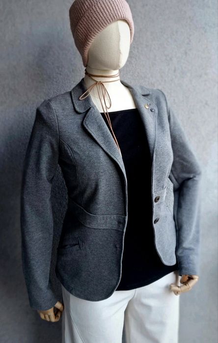 M S biust 46x2 Esprit żakiet dresowy przypinki na klapie kolnierza