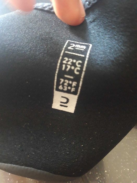 Fato de surf/mergulho para menino(a) de 5/6 anos com meias