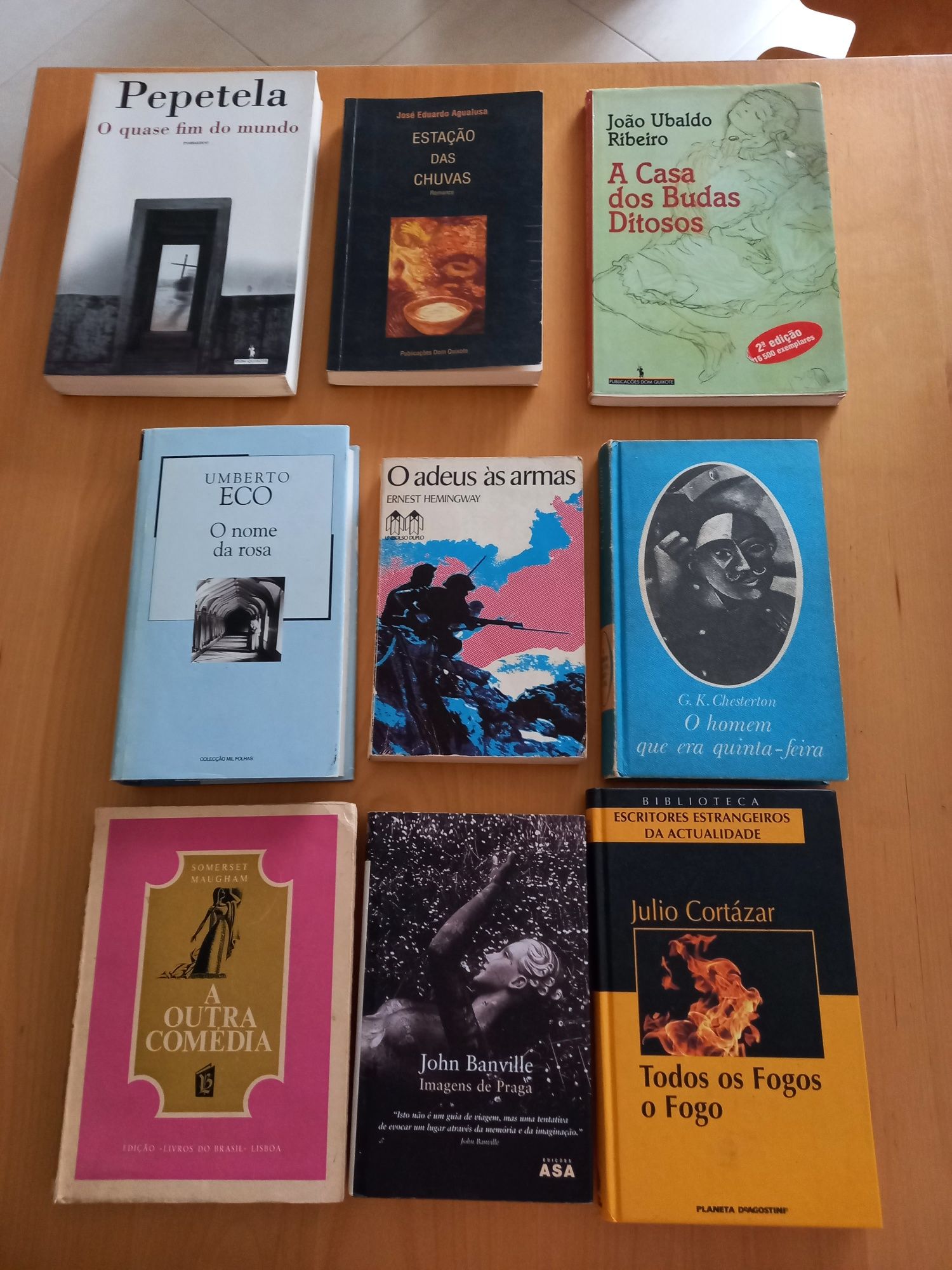 Vários livros em bom estado