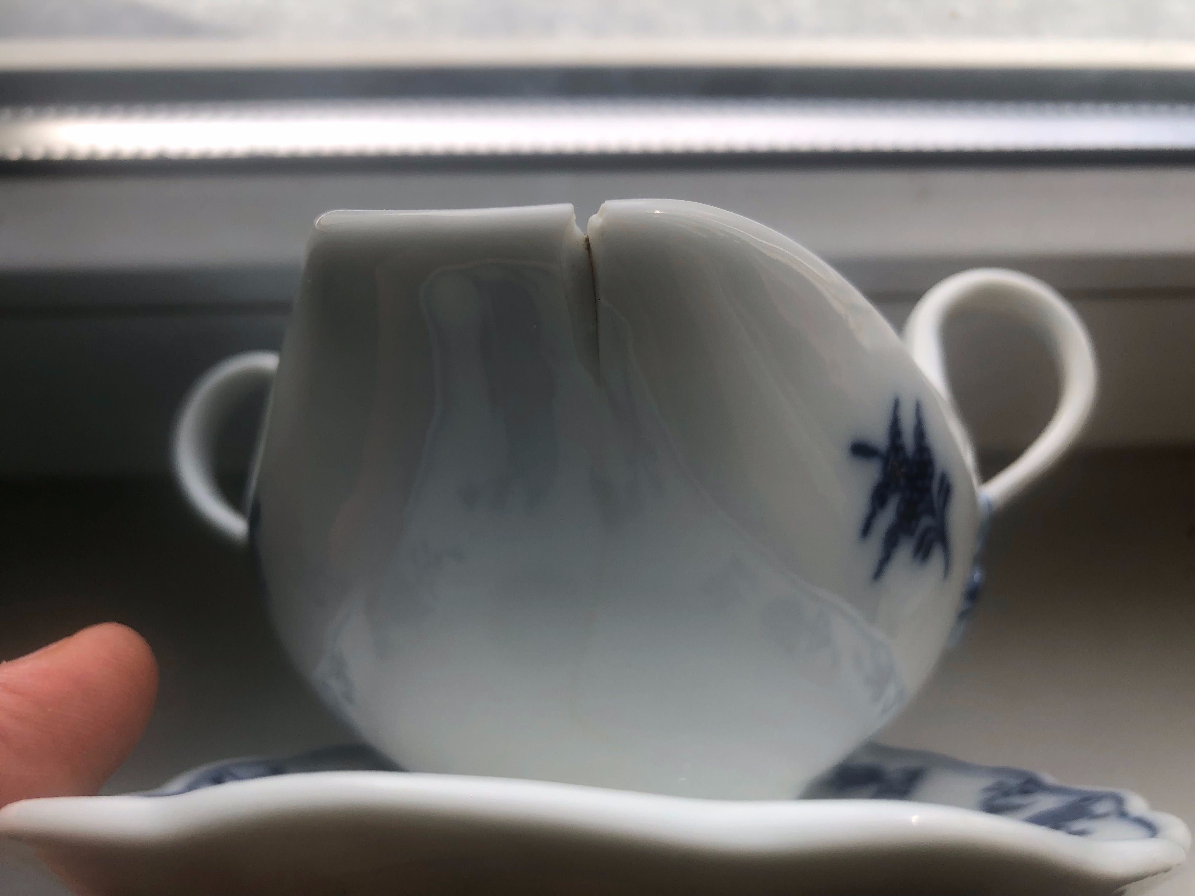 Sosjerka z podstawą porcelana Miśnia Meissen wzór cebulowy.