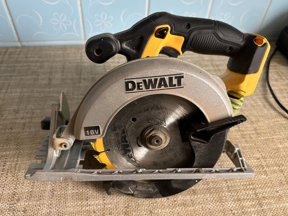 Piła Tarczowa DeWalt DCS391 Korpus