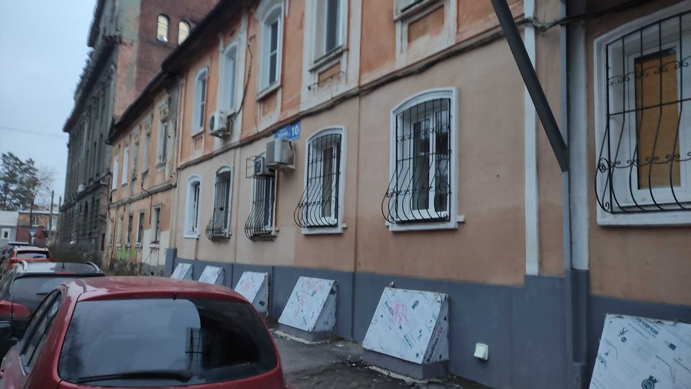 Продажа помещения 169м2 в цокольном этаже . Центр. пер. Троицкий 10