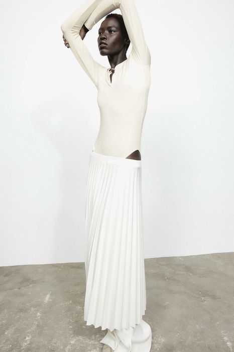 Body H&M ecru krem