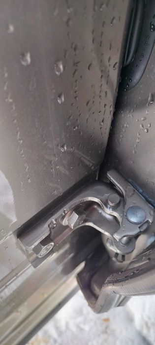 Чудовий автомобіль кросоверр.