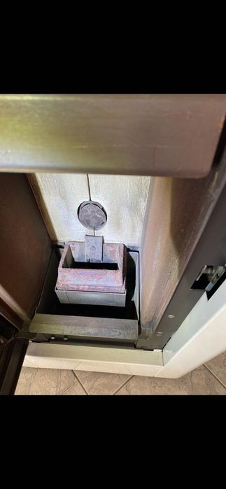 Salamandra como nova  á pelletes.