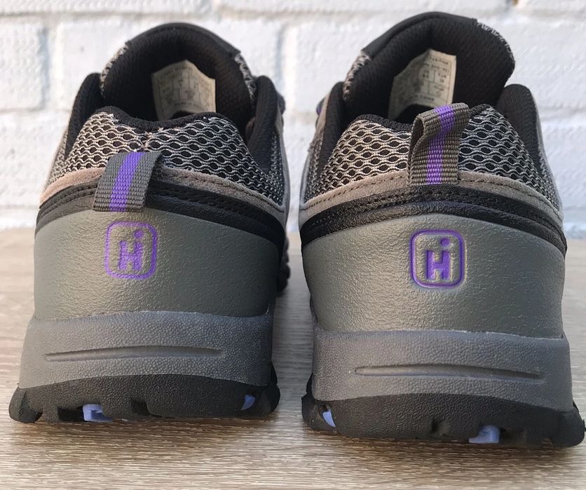 Кросівки безкоштовно віддам