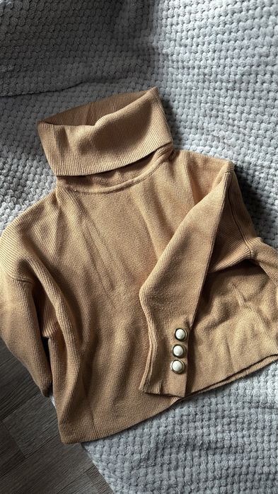 Вкорочений вʼязаний светр Zara