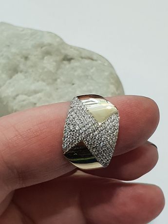Piękny pierścionek z cyrkoniami, złoto 525,rozm. 18