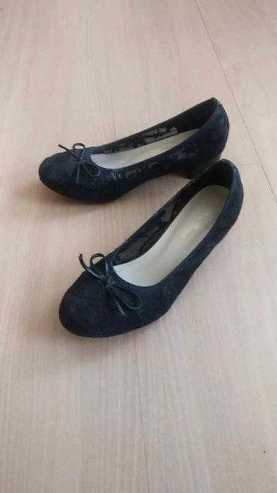 Clara Barson eleganckie buty na niskim obcasie z siateczką rozmiar 37