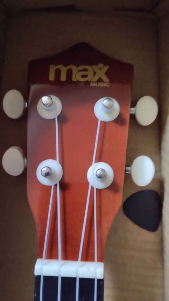 Ukuleke sopranowe Max. Nowe