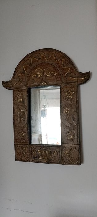 espelho de madeira esculpida étnico