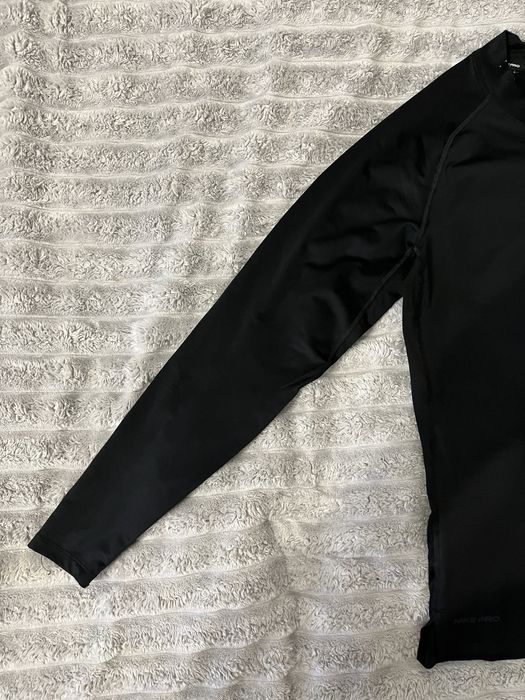 Термокофта Nike Чорного кольору