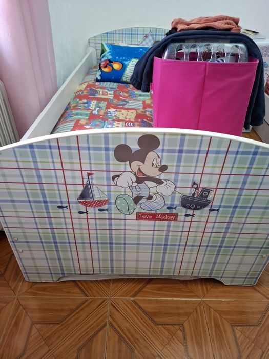 Cama Mickey c/colchão e traves laterais