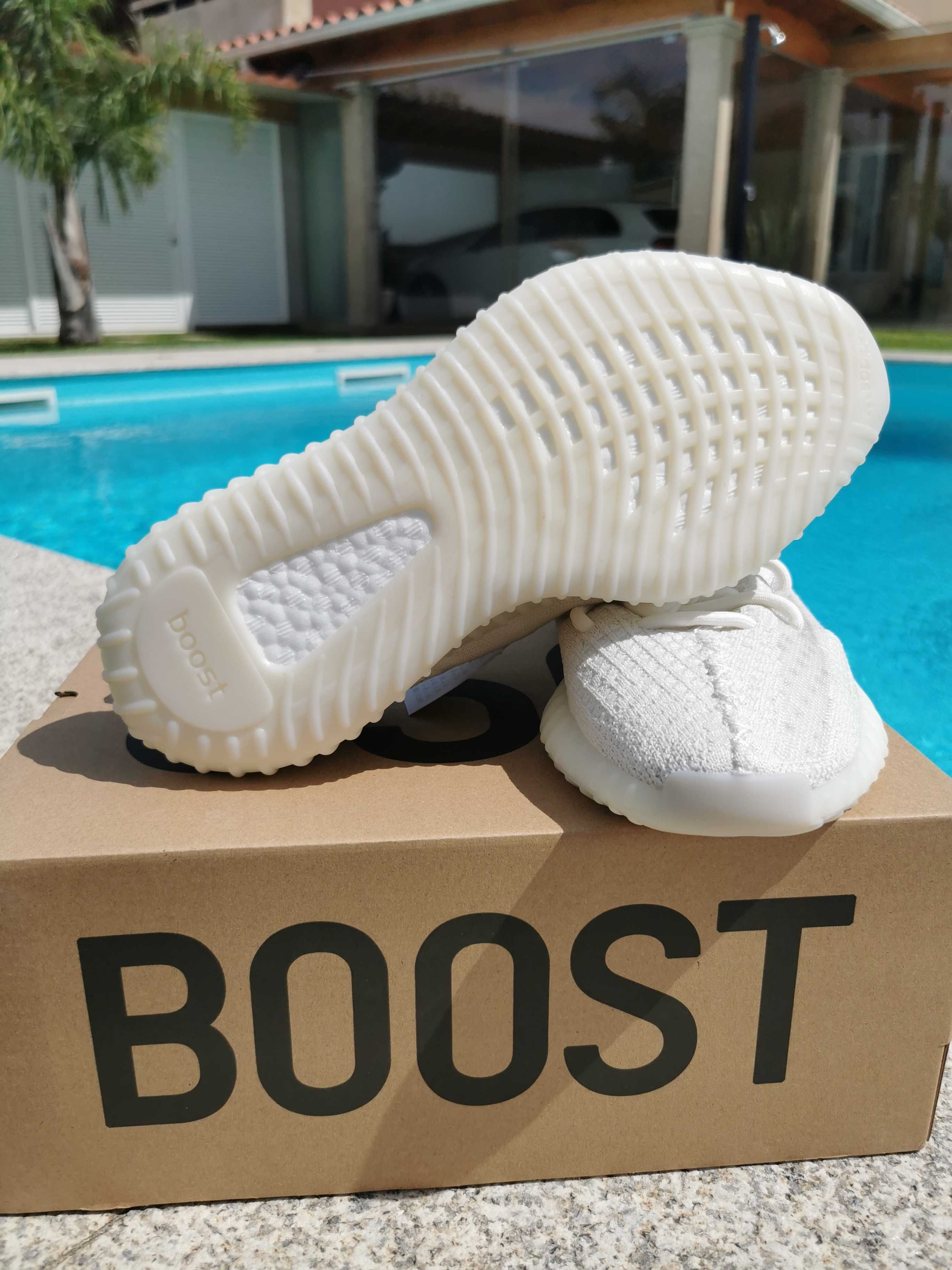 Yeezy Boost 350 v2 Bone 43 1/3