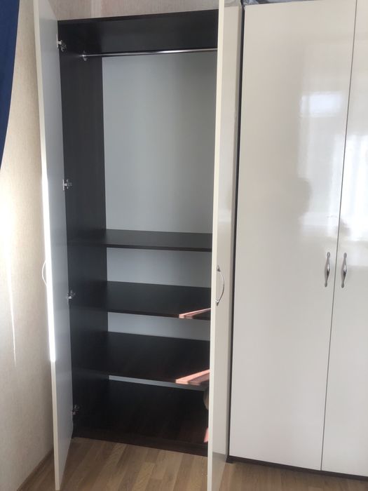 Дві шафи,можна окремо