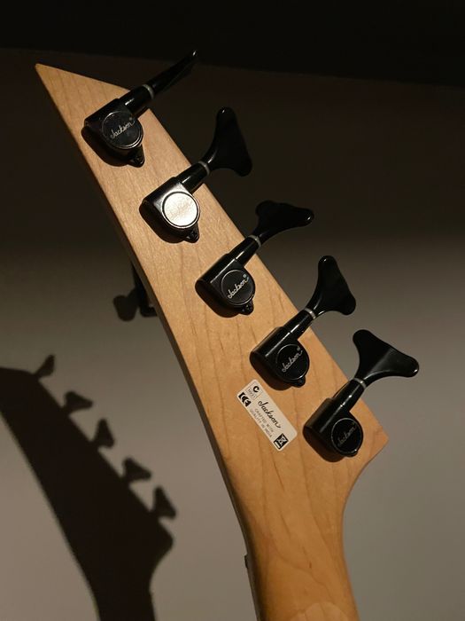 Jackson JS3V Concert bass